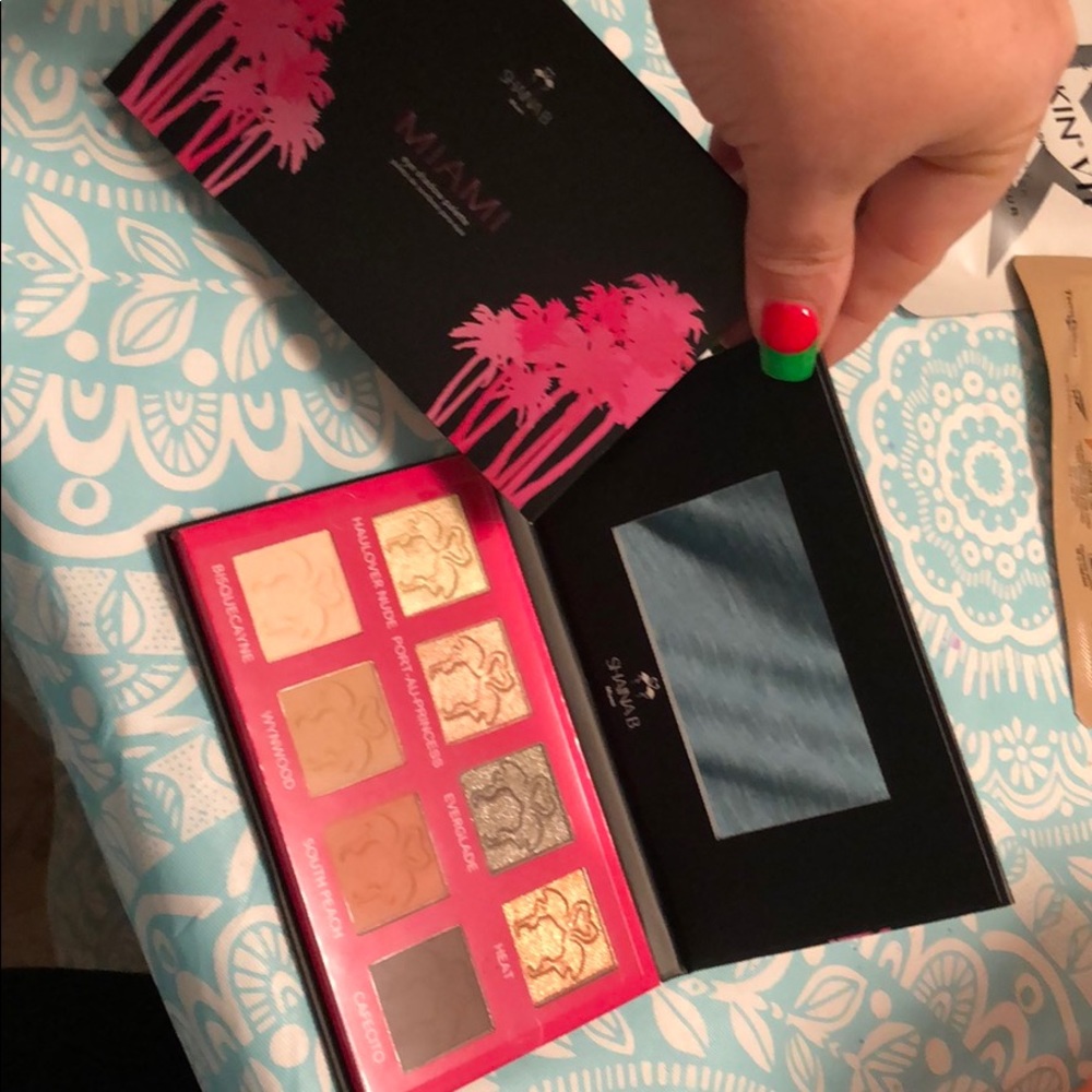 Shaina B Miami eyeshadow pallet